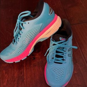 blue and pink size 7.5 asics tennis shoes